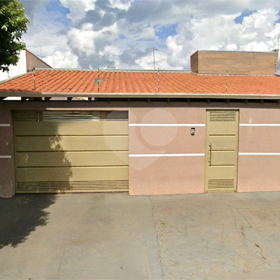 Casa à venda com 3 quartos em Jardim Roberto Selmi Dei, Araraquara, SP
