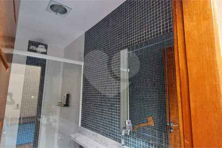 Sobrado à venda com 4 quartos, sendo 1 suíte, em Jabaquara, São Paulo, SP