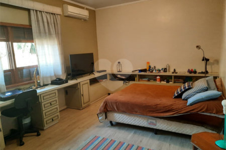 Sobrado à venda com 5 quartos, sendo 3 suítes, em Jardim Marajoara, São Paulo, SP