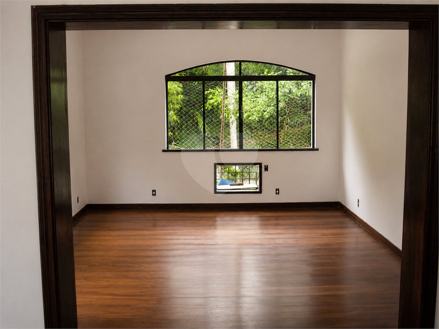 Casa à venda com 8 quartos, sendo 4 suítes, em Parque Alves de Lima, São Paulo, SP