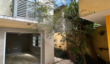 Sobrado à venda com 4 quartos, sendo 1 suíte, em Chácara Santo Antônio (zona Sul), São Paulo, SP
