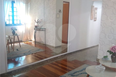 Sobrado à venda com 3 quartos, sendo 1 suíte,  em Vila do Castelo, São Paulo, SP