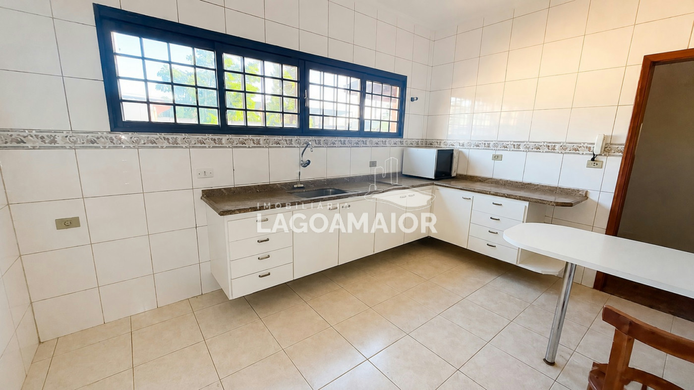 Casa para alugar com 3 quartos, sendo 2 suítes, em Jardim Alvorada, Três Lagoas, MS