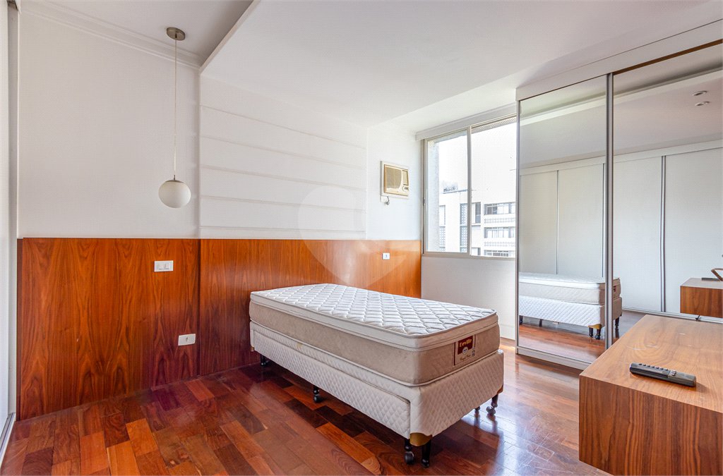 Apartamento à venda com 3 quartos, sendo 1 suíte, em Itaim Bibi, São Paulo, SP