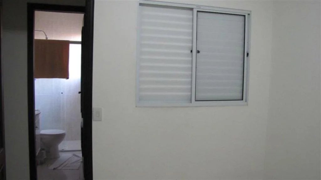 Casa à venda com 3 quartos, sendo 1 suíte, no condomínio Villa Jardim Sul, São Paulo - SP