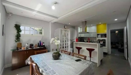 Sobrado à venda com 3 quartos, sendo 1 suíte,  em Brooklin Paulista, São Paulo, SP