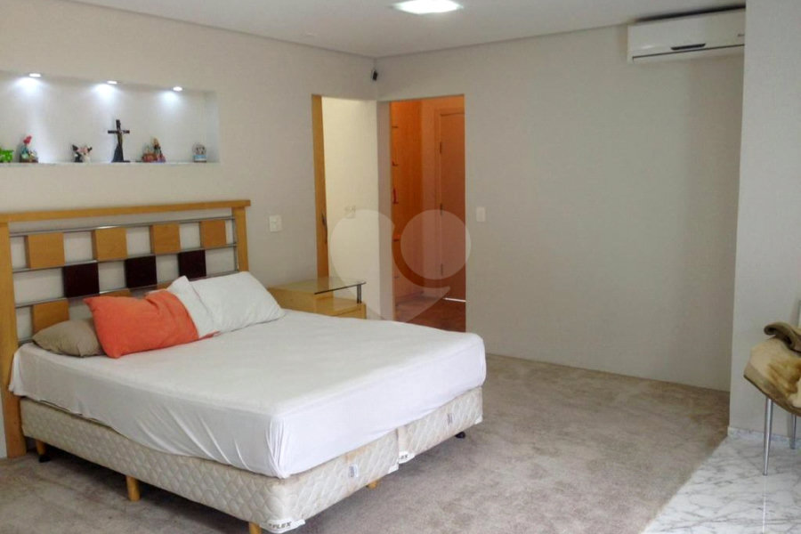 Sobrado à venda com 4 quartos, sendo 2 suítes, em Serra da Cantareira, Mairiporã, SP