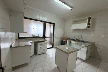 Apartamento à venda com 3 quartos, sendo 1 suíte, no Centro, Suzano, SP