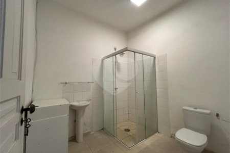 Sobrado à venda ou para alugar com 4 quartos, sendo 1 suíte, em Santo Amaro, São Paulo, SP