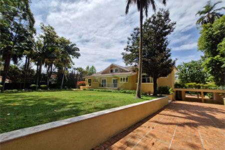 Casa à venda com 4 suítes no condomínio Chácara Flora, São Paulo - SP