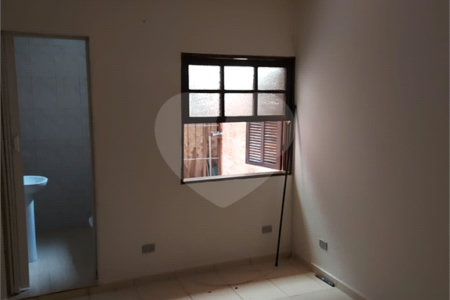 Casa à venda com 4 quartos, sendo 1 suíte, em Vila Pirajussara, São Paulo, SP