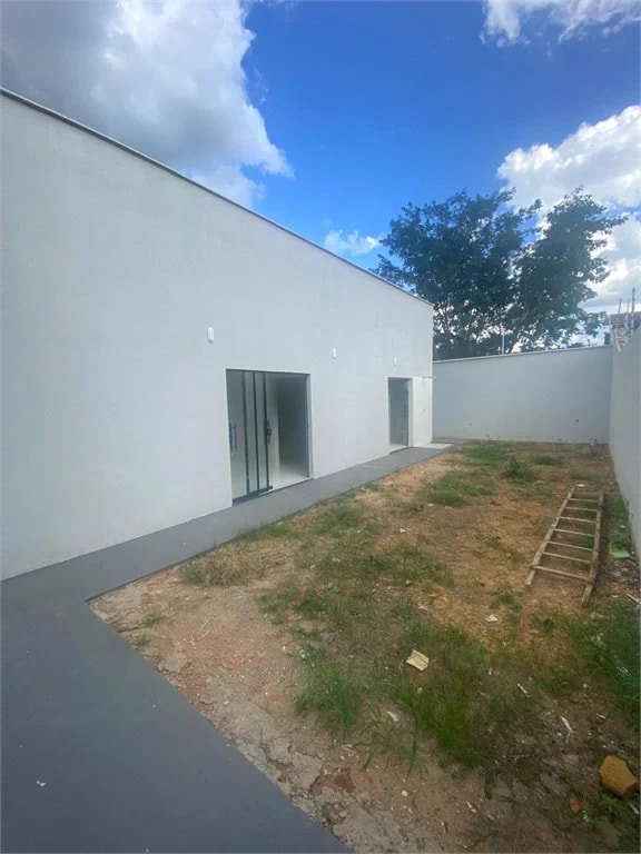 Casa à venda com 3 quartos, sendo 1 suíte,  em Jardim Iracema, Balsas, MA