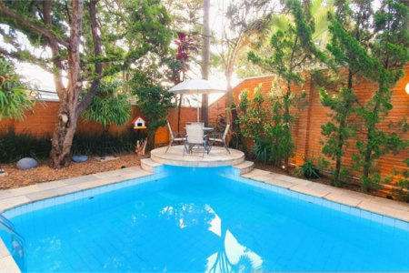Casa à venda com 5 suítes em Jardim Leonor, São Paulo, SP