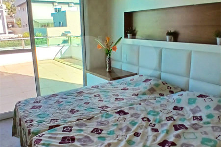 Casa à venda com 3 suítes no condomínio Figueira Garden, Atibaia - SP