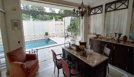 Casa à venda com 4 quartos, sendo 2 suítes,  em Pacaembu, São Paulo, SP