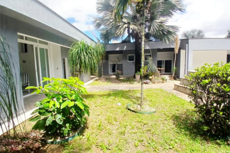 Casa Térrea à venda com 3 suítes em Anchieta, São Bernardo do Campo, SP