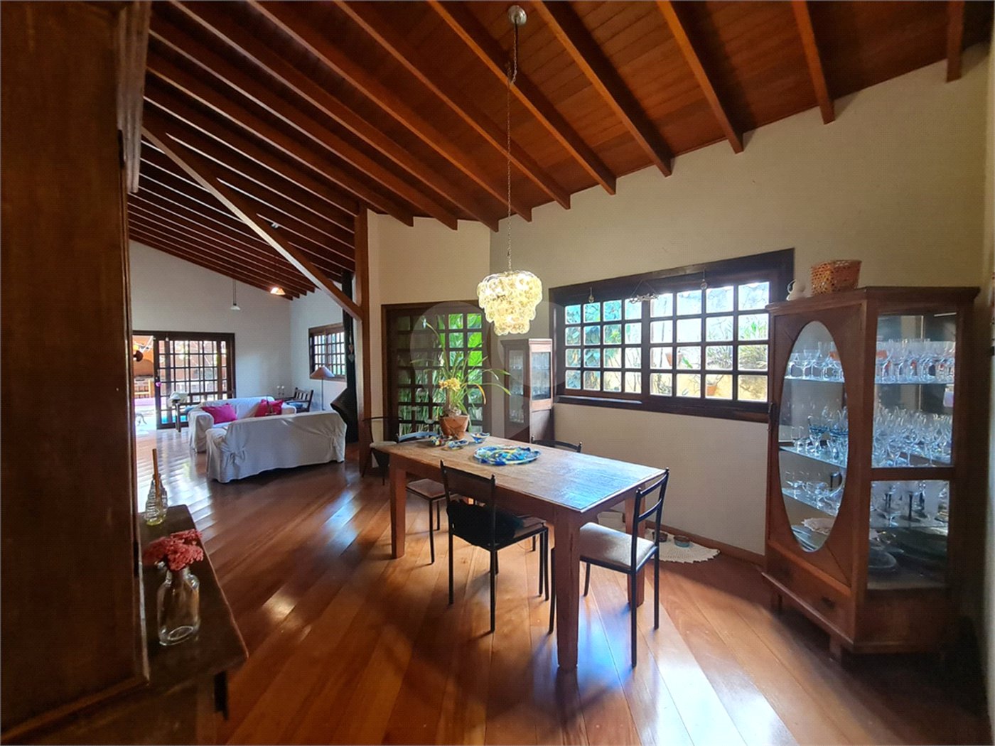 Casa Térrea à venda com 4 quartos, sendo 2 suítes, em Interlagos, São Paulo, SP