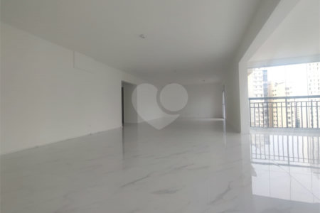 Cobertura à venda com 3 suítes em Vila Nova Conceição, São Paulo, SP