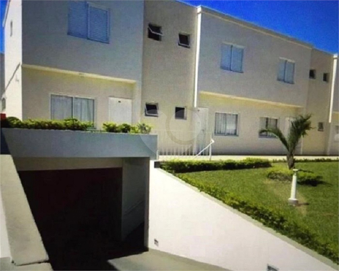 Casa à venda com 3 quartos, sendo 1 suíte, no condomínio Villaggio Portobello, São Paulo - SP