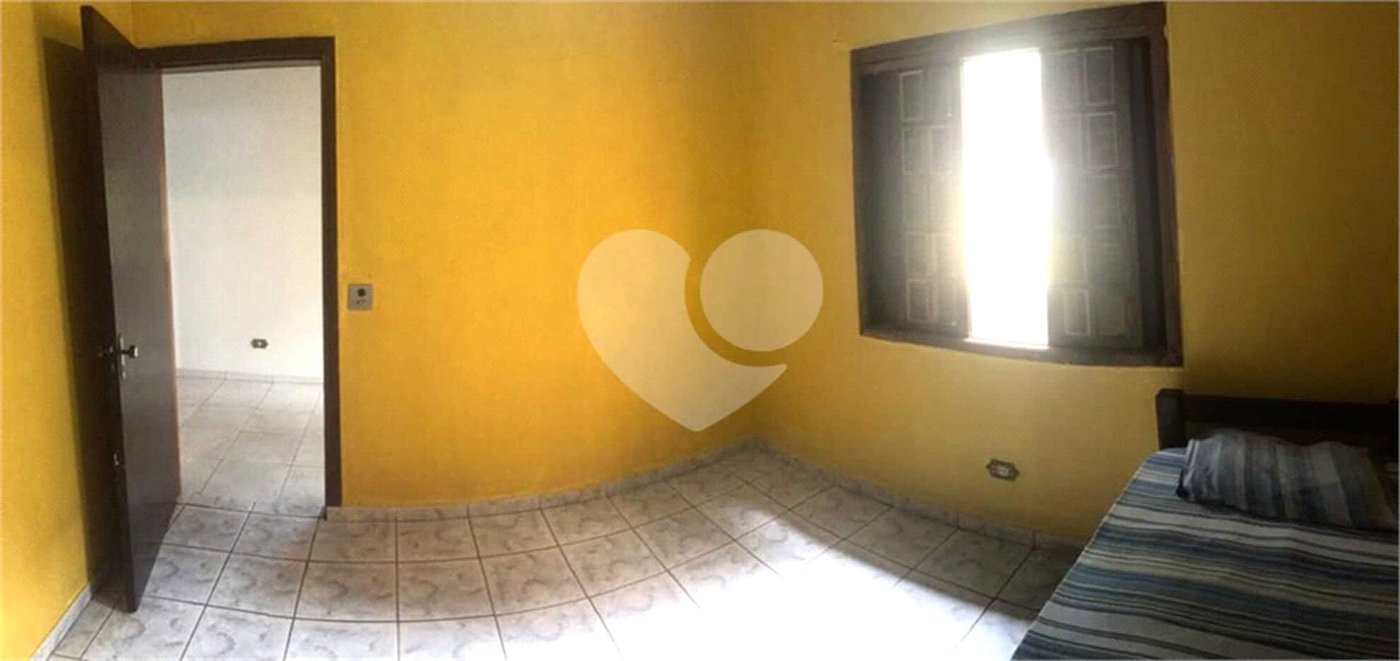 Casa à venda com 3 quartos, sendo 1 suíte, no condomínio Iara Branca, Mairiporã - SP