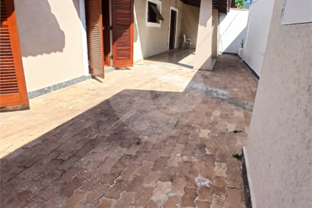 Casa à venda com 5 quartos, sendo 3 suítes, em Vila Santista, Atibaia, SP