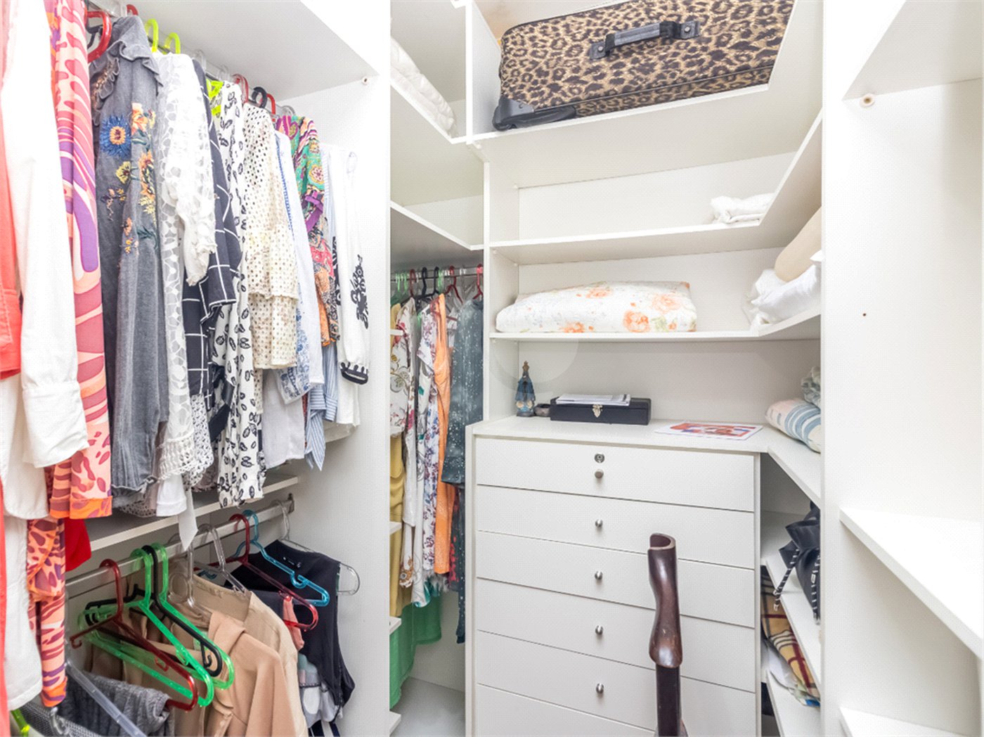 Apartamento à venda com 3 quartos, sendo 1 suíte, em Vila Mariana, São Paulo, SP