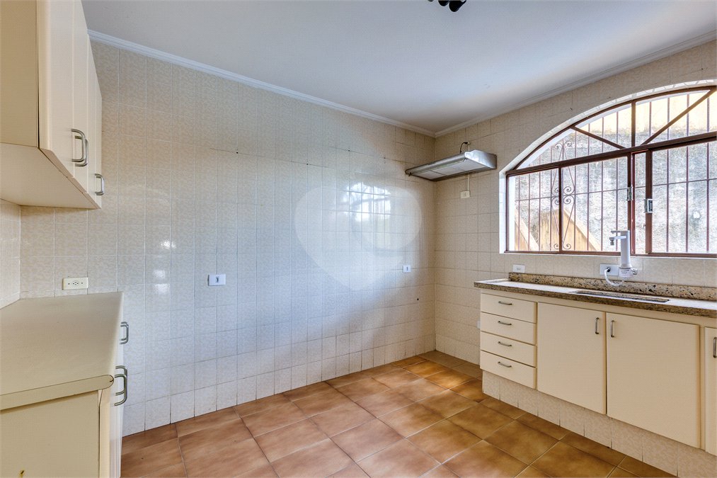 Sobrado à venda com 3 quartos, sendo 1 suíte, em Alto da Boa Vista, São Paulo, SP