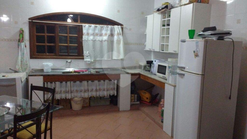 Casa Térrea à venda com 3 quartos, sendo 2 suítes, no Centro, Águas de Santa Bárbara, SP