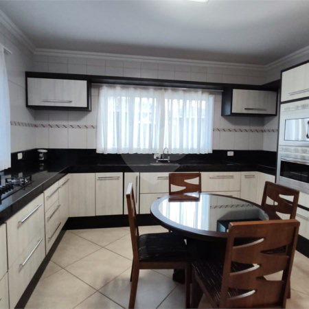 Casa à venda com 3 suítes no condomínio Shamballa II, Atibaia - SP