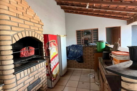 Casa à venda com 3 quartos, sendo 1 suíte,  em Jardim Primaveril, Três Lagoas, MS