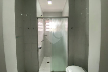 Sobrado à venda com 7 quartos, sendo 2 suítes, em Brooklin Paulista, São Paulo, SP
