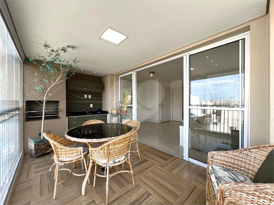 Apartamento à venda com 3 quartos, sendo 1 suíte,  em Vila Andrade, São Paulo, SP