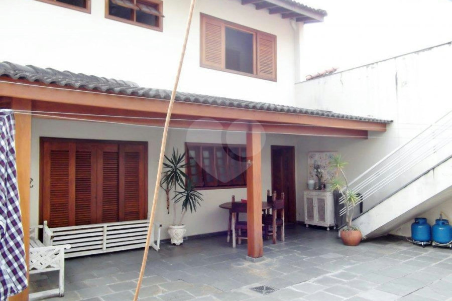 Casa à venda com 3 suítes no condomínio Praça Monsenhor Macedo,10, São Paulo - SP