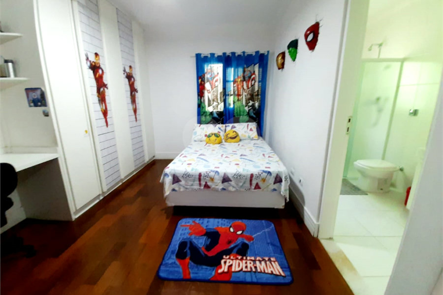 Sobrado à venda com 4 quartos, sendo 3 suítes, em Tremembé, São Paulo, SP