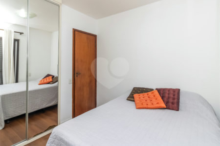 Apartamento à venda com 3 quartos, sendo 1 suíte, em Vila Mariana, São Paulo, SP