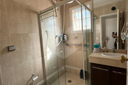 Casa à venda com 3 quartos, sendo 1 suíte, no condomínio Villagio Staluccia, São Paulo - SP
