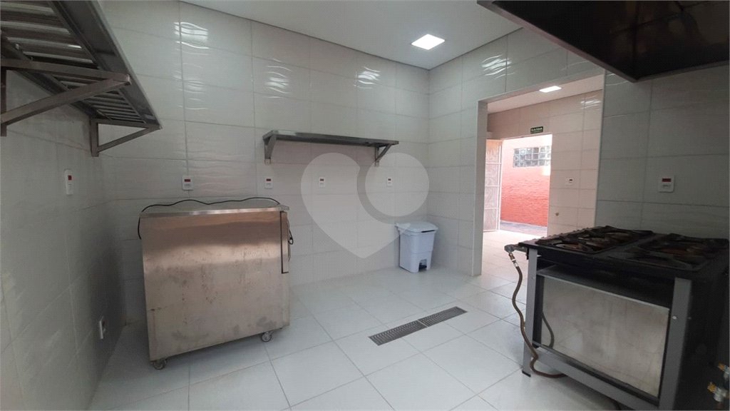 EXCELENTE CASA COMERCIAL EM ESQUINA, OPORTUNA E MAIS QUE ESPECIAL. Venha Conferir.