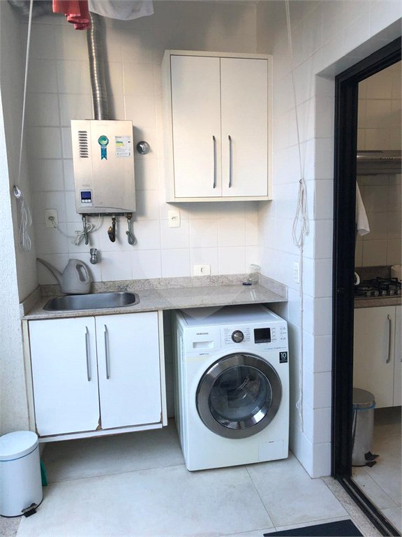 Casa à venda com 9 quartos, sendo 8 suítes, no condomínio Village Elisabete, Rio de Janeiro - RJ