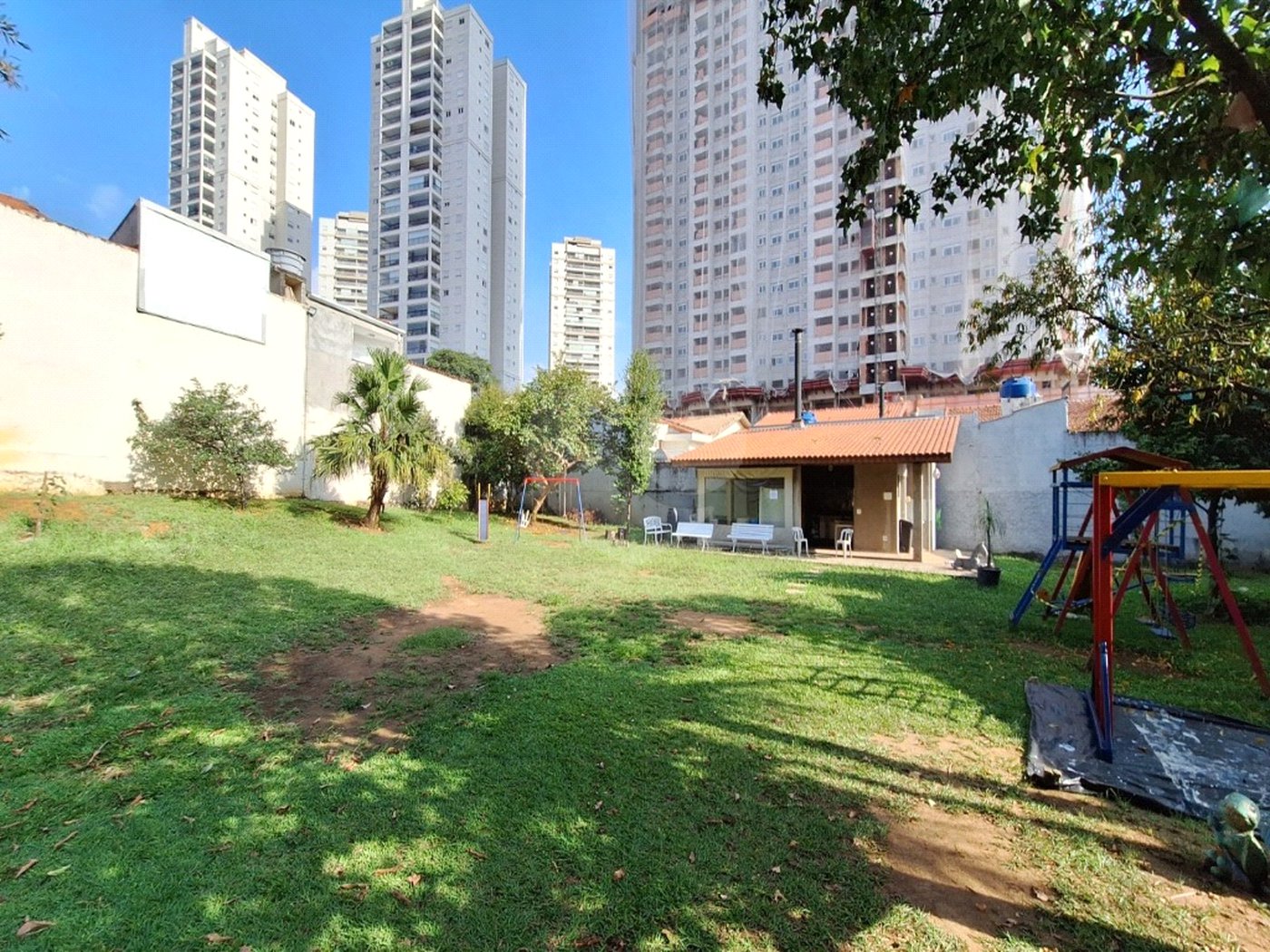 Casa à venda com 3 quartos, sendo 1 suíte,  no condomínio Conjunto Residencial Independencia, São Paulo - SP