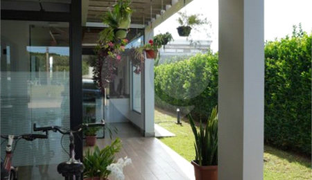 Casa à venda com 4 quartos, sendo 2 suítes,  no condomínio Primavera, Salto - SP