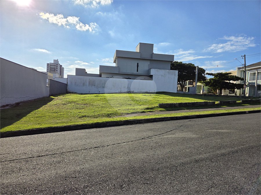 Terreno à venda no condomínio Residencial Le France, Sorocaba - SP