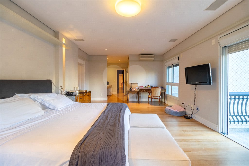 Apartamento à venda com 5 suítes em Moema, São Paulo, SP