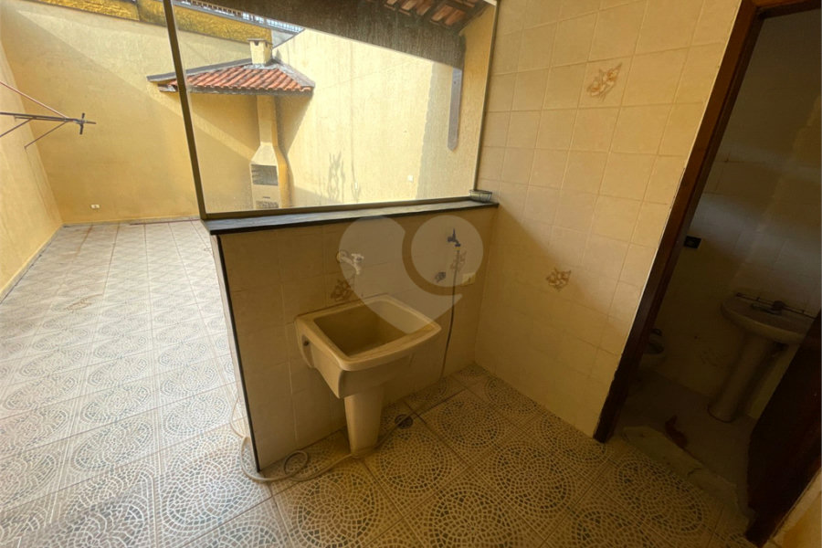 Sobrado à venda com 4 quartos, sendo 1 suíte, em Vila Nova Cachoeirinha, São Paulo, SP