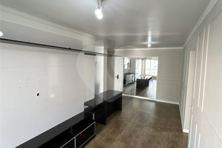 Apartamento à venda com 3 quartos, sendo 1 suíte, em Jardim Umarizal, São Paulo, SP
