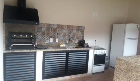 Casa à venda com 3 quartos, sendo 2 suítes,  em Loteamento Pedra Bela, Atibaia, SP