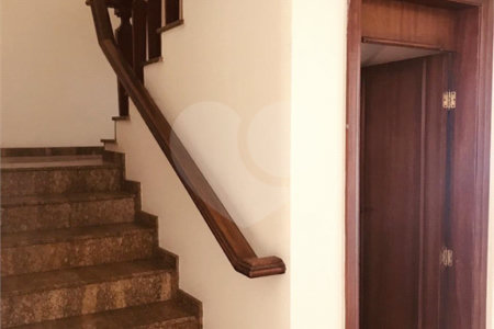 Casa à venda com 4 quartos, sendo 2 suítes, em Jardim das Vertentes, São Paulo, SP