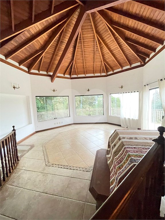 Casa à venda ou para alugar com 6 quartos, sendo 2 suítes, em Condomínio Portal dos Nobres, Atibaia, SP