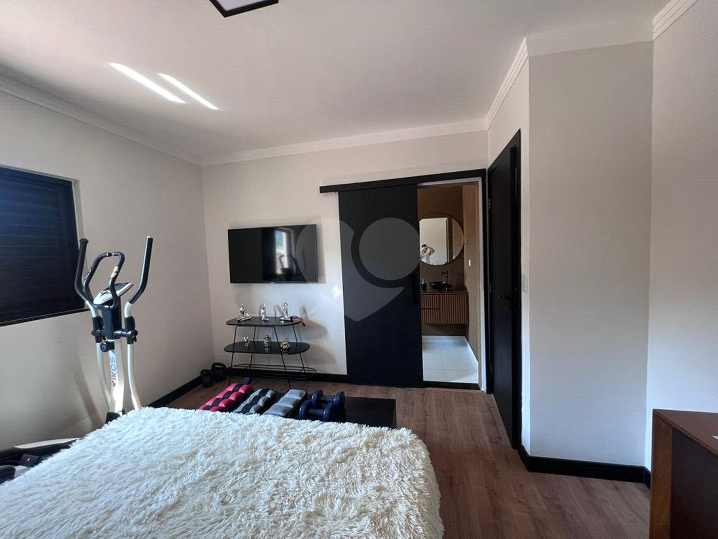 Casa à venda com 3 quartos, sendo 2 suítes,  no condomínio Residencial Alto da Floresta, Bom Jesus dos Perdões - SP