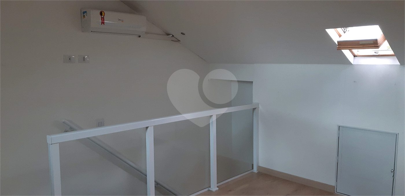 Casa à venda ou para alugar com 3 quartos, sendo 2 suítes,  no condomínio Residencial Erika, São Paulo - SP
