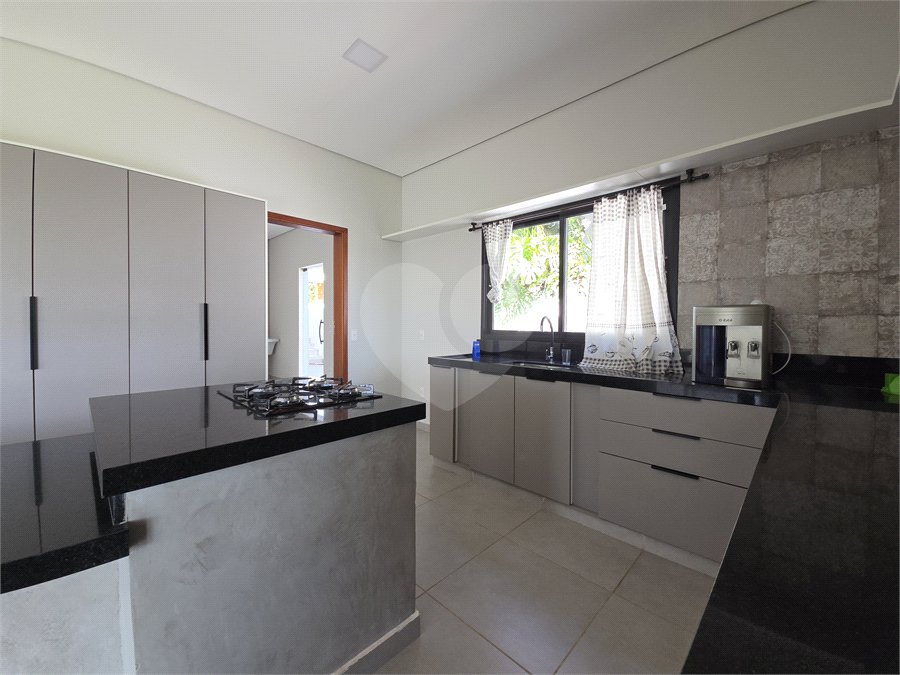 Casa à venda com 3 suítes no condomínio Village Ipanema I, Araçoiaba da Serra - SP
